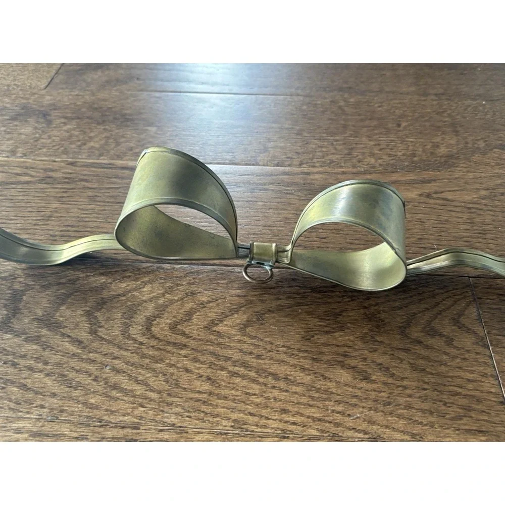 Vintage Brass Gold Bow Wall Hanging 27